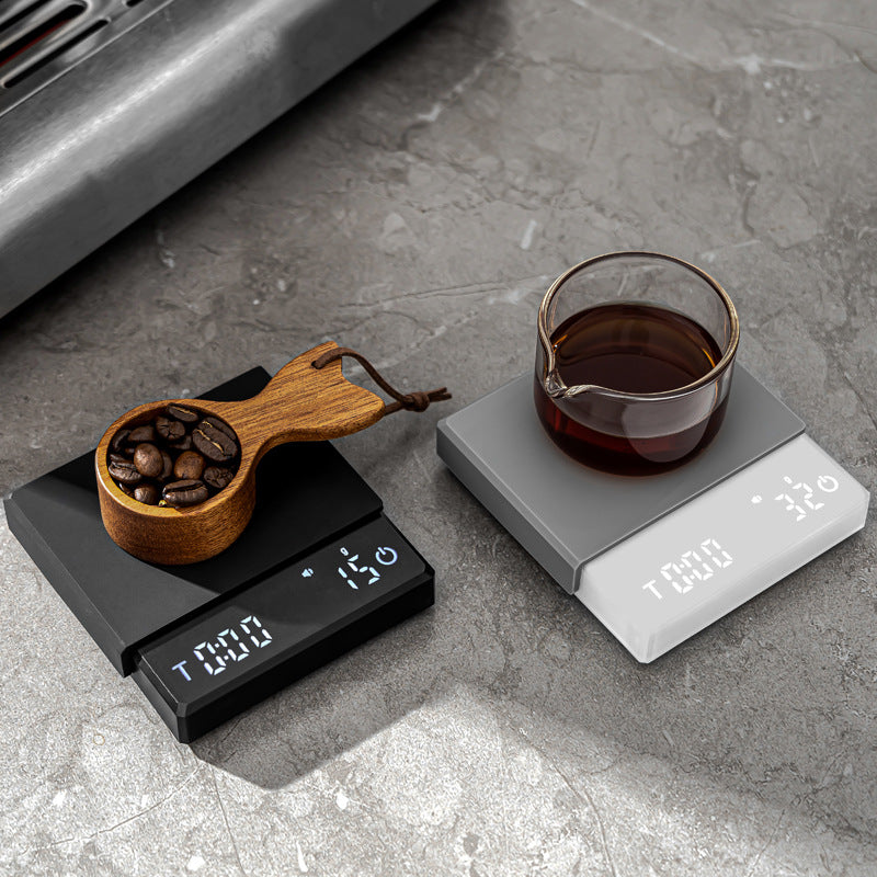 Portable Coffee Scale – Black & White (Lifestyle, Brewing + Beans)