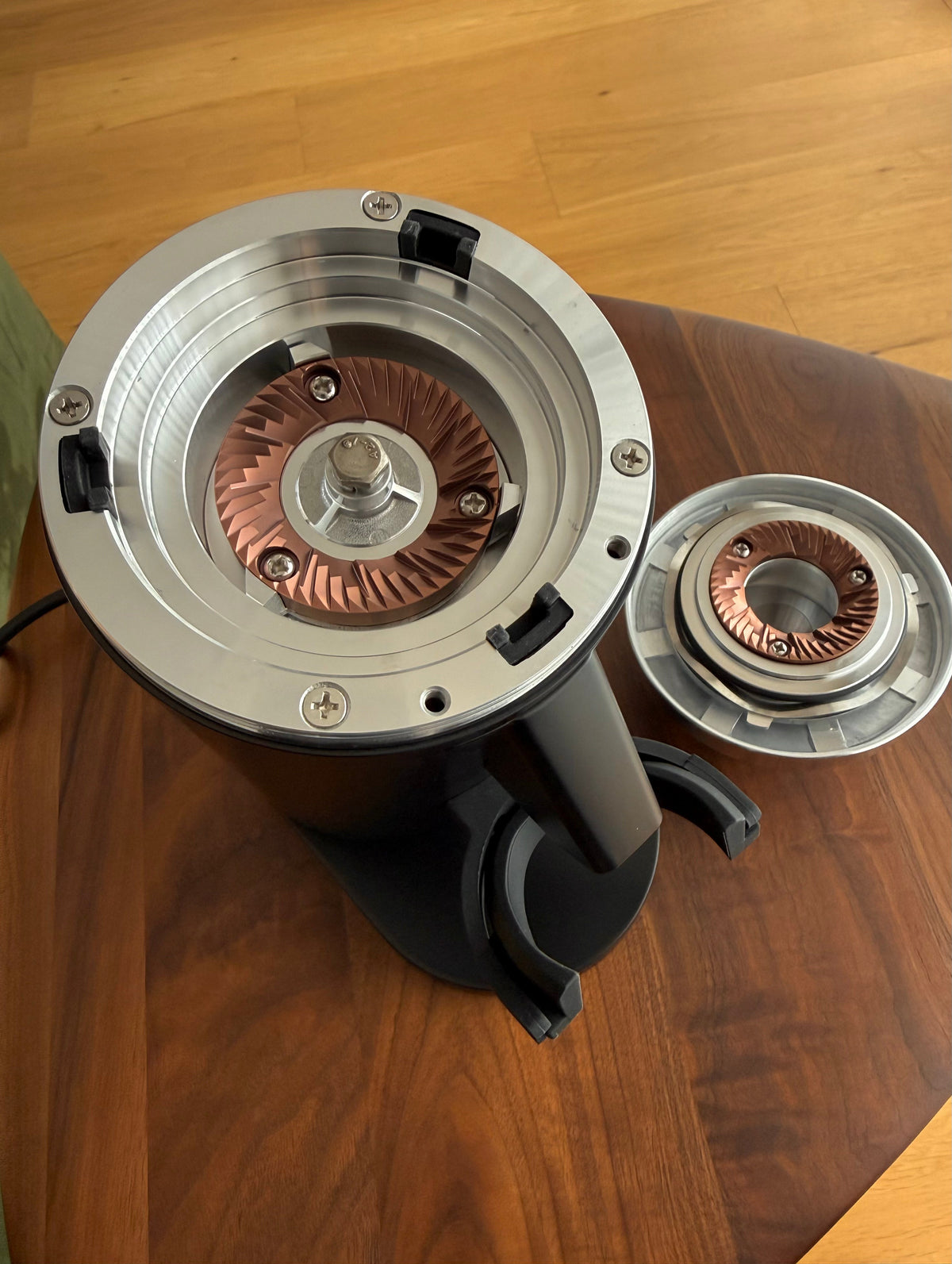 Coffee Grinder Retention Explained: What It Is and Why It Matters